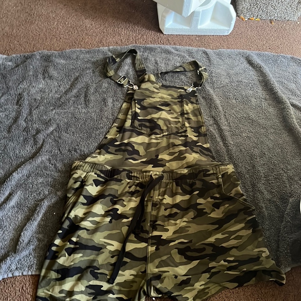 NoBo Cotton camo overall shorts